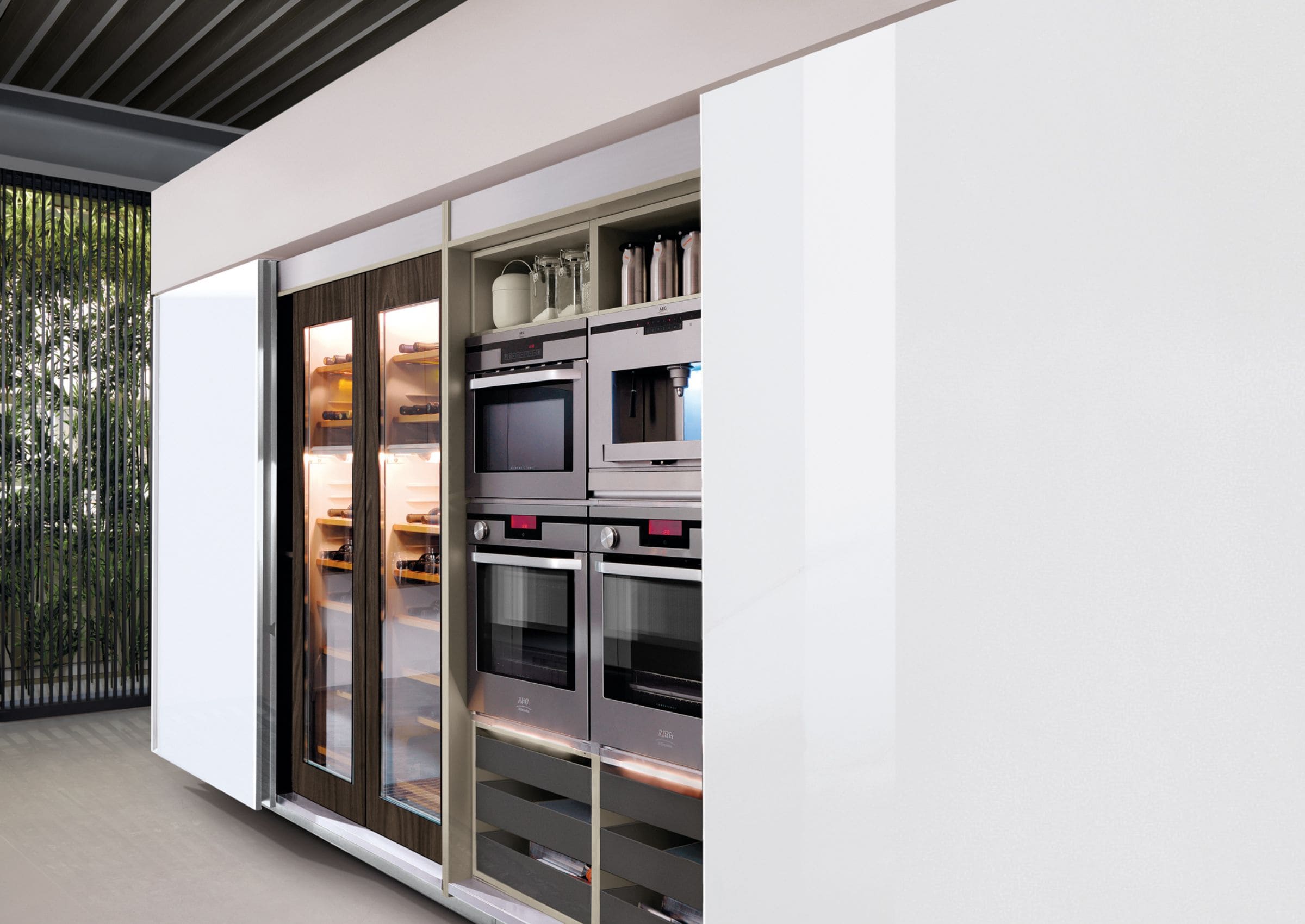 COPLANAR DOOR COLUMNS